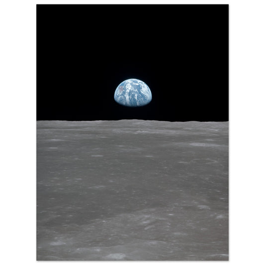 Apollo 11 Blick auf den Mondrand mit der Erde am Horizont - Premium Poster
